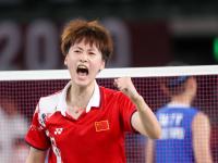 MK SPORTS-关于羽毛球淘汰赛上演强强对话，江畔犀牛队淘汰对手雪域飞鹰队，战术调整见效；门前嗅觉决定胜负的信息