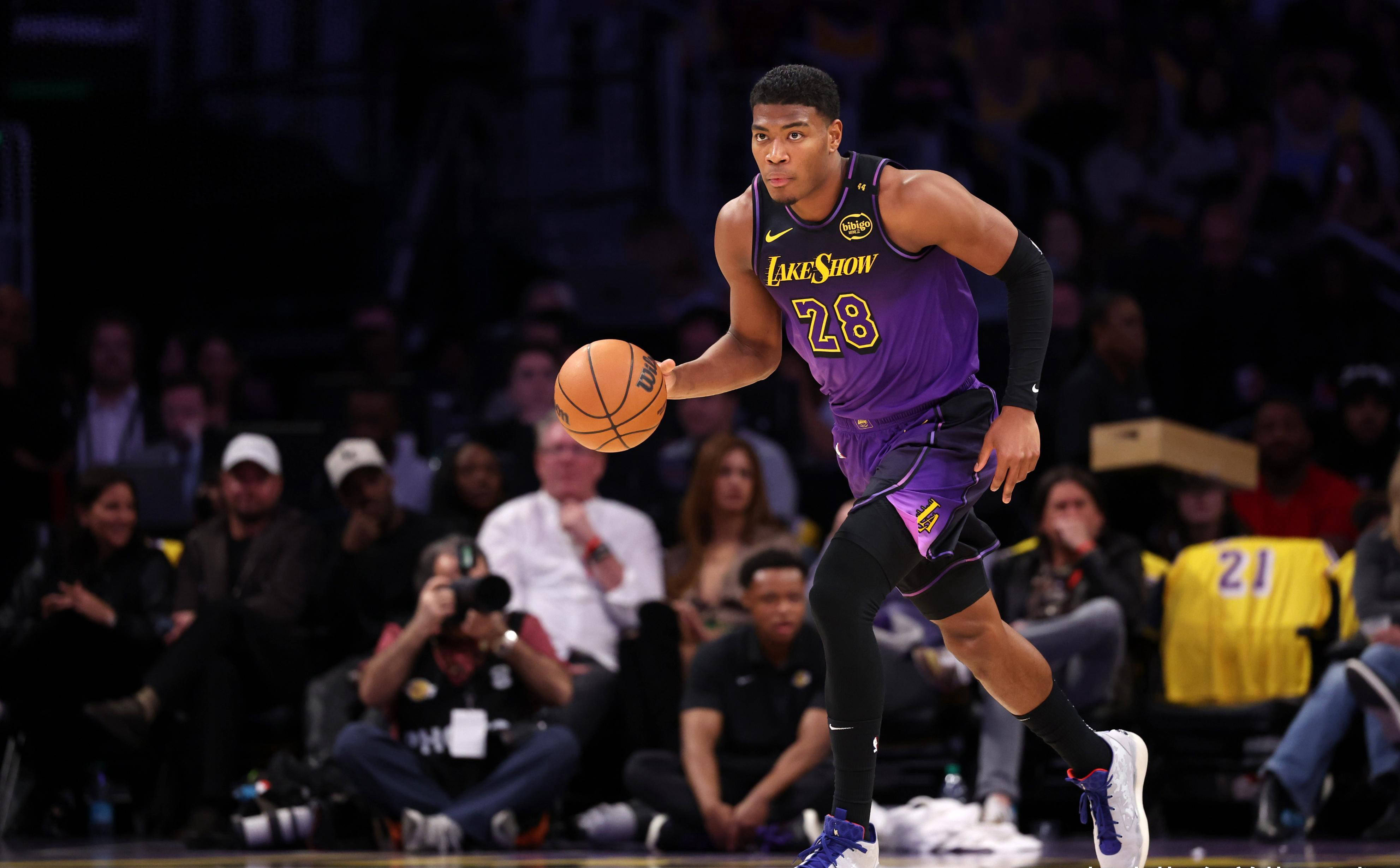 包含最后时刻胜出首场状态出色，湖人观众沸腾！，巴特勒重返赛场全场沸腾不已的词条